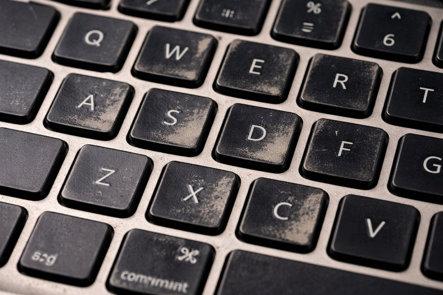 4 Prawdziwe Sposoby na Wyblakłe i Przetarte Klawisze