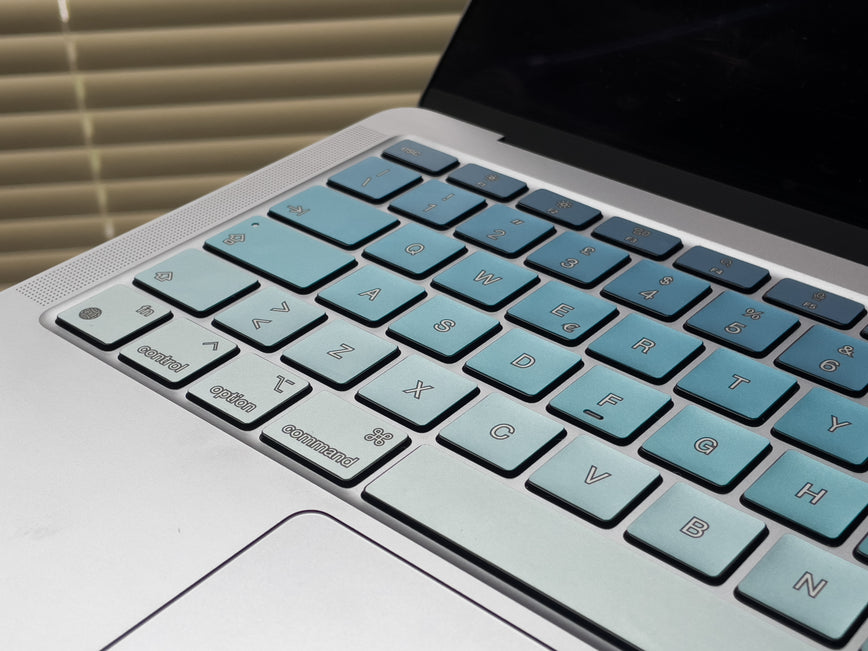 Naklejki na klawiaturę MacBooka Air M2 metaliczne