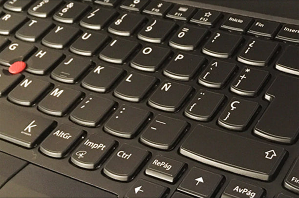 Czarne naklejki na klawiaturę dla laptopa i klawiatury zewnętrznej (wszystkie marki)